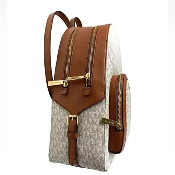 New Michael Kors Jaycee Large Logo Backpack Vanilla - Picture 2 of 3